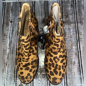 Leopard Print Ankle Booties • Women’s Size 8 • Time and Tru Memory Foam • NWT